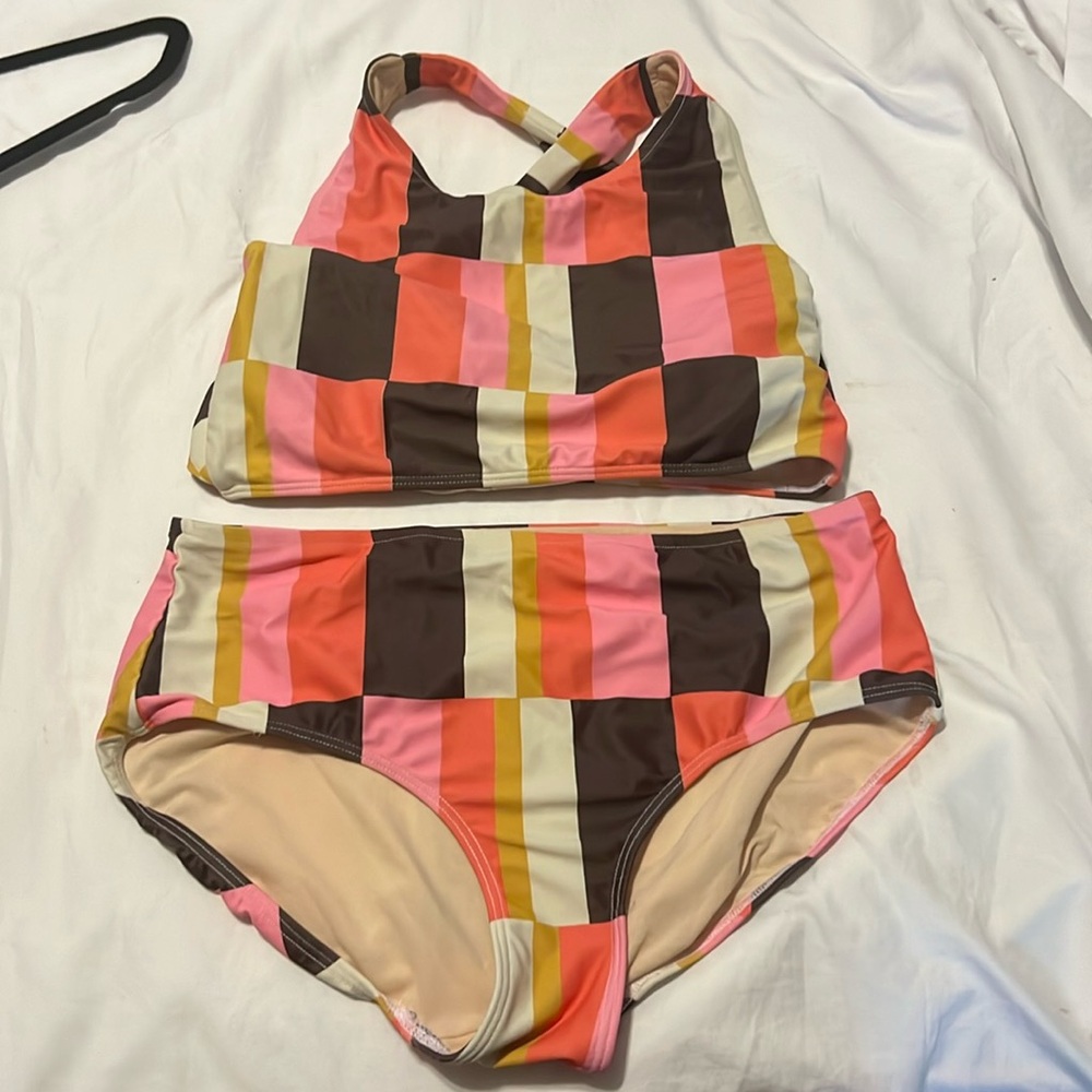 Medium Albion 2 piece. GUC.